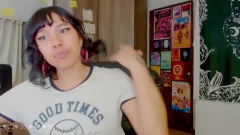 Melissa  -  -  Please help me to reach 100 thumbs up online show from October 20, 2:23 am