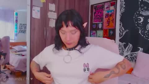 Melissa  -  -  Please help me to reach 100 thumbs up online show from November 2, 5:15 pm