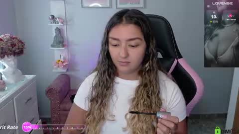 Snapshot of melaany_ chatting on June 19, 12:37 am Melaany online show from June 19, 12:37 am