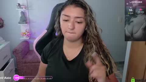Snapshot of melaany_ chatting on July 8, 10:58 pm Melaany online show from July 8, 10:58 pm