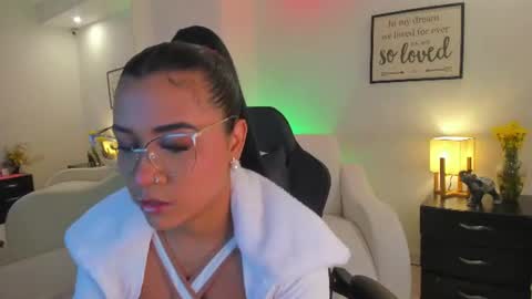 melan_owen online show from June 20, 11:02 am