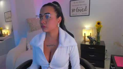 melan_owen online show from June 29, 10:59 am
