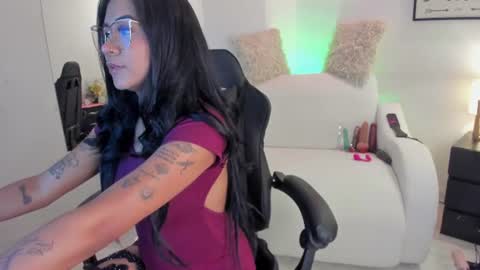 melan_owen online show from July 4, 3:29 pm