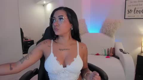 melan_owen online show from July 25, 10:57 am