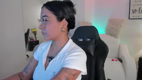melan_owen online show from August 5, 10:51 am