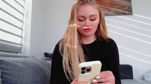 Melania online show from April 12, 3:06 pm