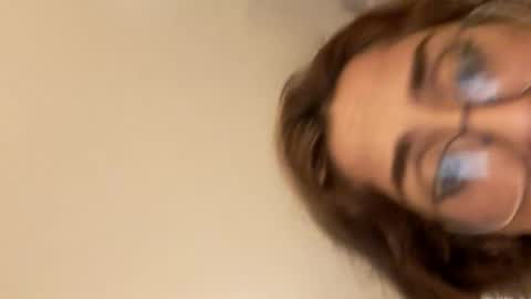 melani_babi online show from November 20, 5:40 am