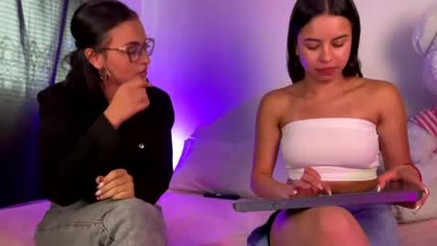 Snapshot of melani_bear chatting on July 13, 7:49 pm MELANI online show from July 13, 7:49 pm