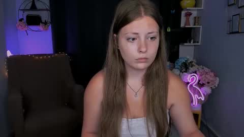 Snapshot of melani_bumm chatting on September 9, 7:41 am melani_bumm online show from September 9, 7:41 am