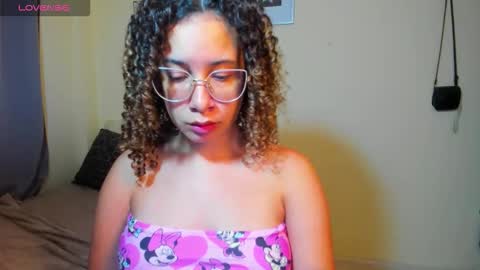 melani online show from April 7, 11:26 pm