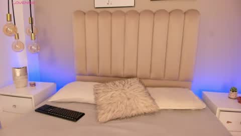 Snapshot of melanie_hillz chatting on July 7, 1:41 am Melanie online show from July 7, 1:41 am