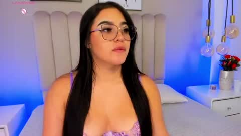 Snapshot of melanie_hillz chatting on July 12, 12:45 am Melanie online show from July 12, 12:45 am