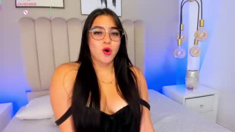 Snapshot of melanie_hillz chatting on July 16, 1:11 am Melanie online show from July 16, 1:11 am