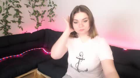 Snapshot of melanie_kissx chatting on February 23, 9:11 am Melanie kissx online show from February 23, 9:11 am