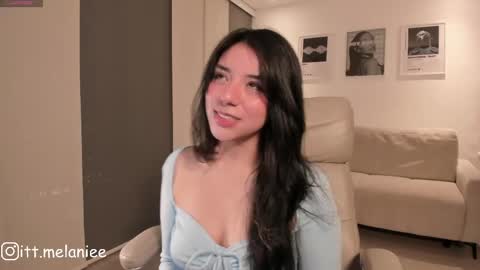 Snapshot of melanie_owo chatting on May 30, 2:08 am Melanie online show from May 30, 2:08 am
