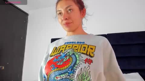 Snapshot of melanie_roux_ chatting on February 7, 12:09 pm Melanie roux online show from February 7, 12:09 pm