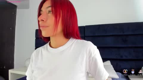 Snapshot of melanie_roux_ chatting on February 10, 2:10 pm Melanie roux online show from February 10, 2:10 pm