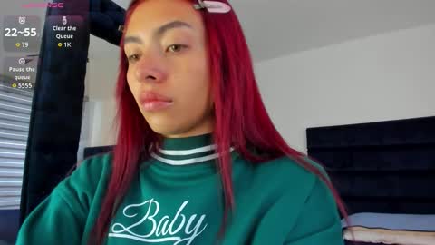 Snapshot of melanie_roux_ chatting on February 16, 12:12 pm Melanie roux online show from February 16, 12:12 pm