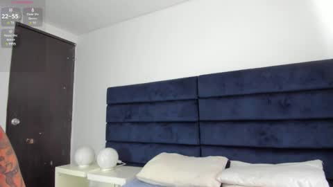 Snapshot of melanie_roux_ chatting on February 27, 12:05 pm Melanie roux online show from February 27, 12:05 pm