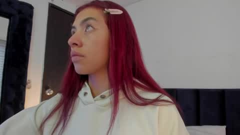 Melanie roux  online show from April 17, 12:19 pm