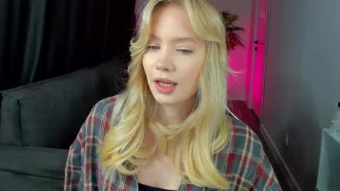 Melanie online show from October 21, 11:16 pm