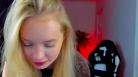 Melanie online show from November 6, 7:09 am