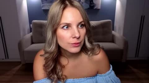 Melanie Bennett online show from November 19, 11:43 am