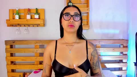 Melanie online show from January 3, 7:29 pm