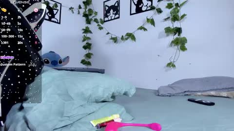 Melanie online show from October 25, 9:42 pm