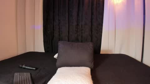  Melani  online show from September 20, 7:59 pm