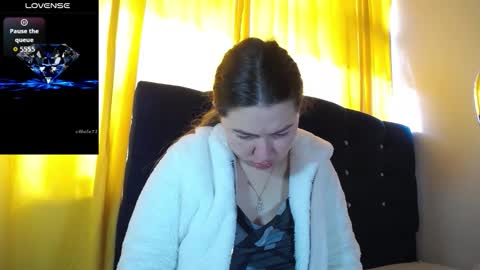 Melanie Parker online show from November 3, 1:01 pm