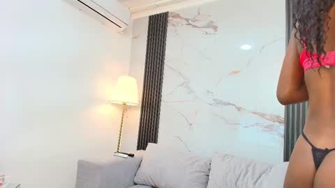 Snapshot of melaniepatton chatting on November 19, 12:16 pm Melanie online show from November 19, 12:16 pm