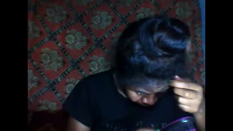 melanih online show from November 13, 5:01 pm