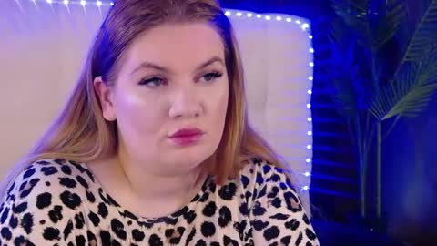 melanniebrown online show from April 20, 4:48 am