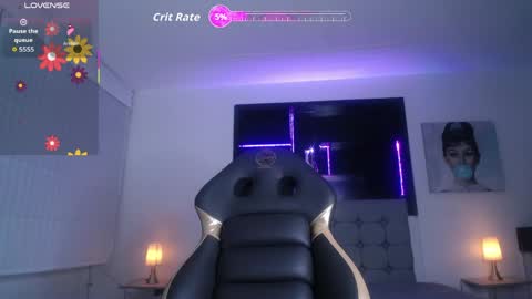 Snapshot of melanny_petite chatting on April 23, 12:26 pm melanny_petite online show from April 23, 12:26 pm