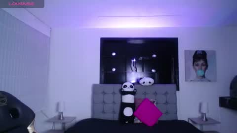 Snapshot of melanny_petite chatting on June 16, 1:03 pm melanny_petite online show from June 16, 1:03 pm