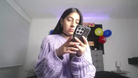 Snapshot of melanny_petite chatting on June 21, 12:30 pm melanny_petite online show from June 21, 12:30 pm