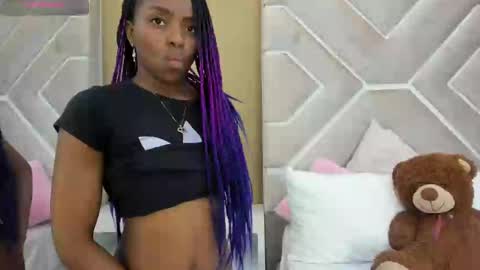 Melanie online show from February 27, 5:36 pm