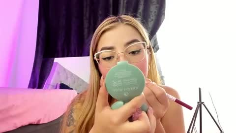 melany online show from September 10, 7:52 am
