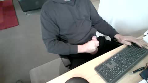 Snapshot of melbguy_075 chatting on November 3, 2:35 am melbguy_075 online show from November 3, 2:35 am