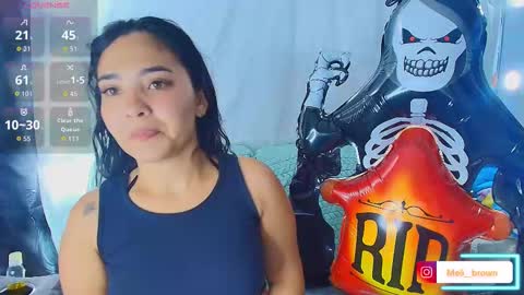    Independent model online show from October 26, 3:12 am