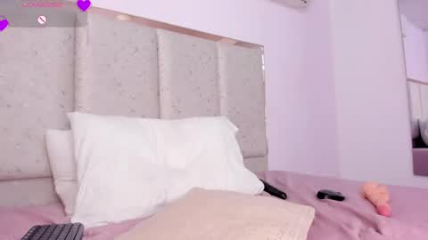Snapshot of meli_mell chatting on April 19, 6:10 pm Meli online show from April 19, 6:10 pm