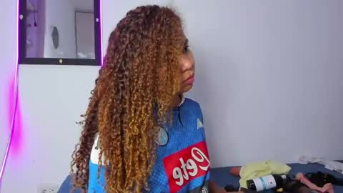 Snapshot of melinamartins chatting on June 4, 10:05 pm M E L I N A online show from June 4, 10:05 pm