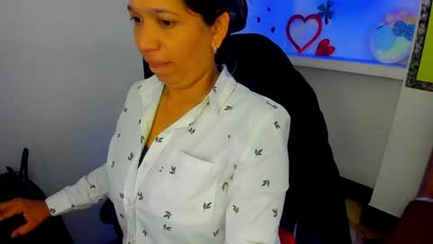 Melisa online show from April 27, 11:30 am