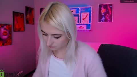 Melisa online show from February 8, 8:12 pm