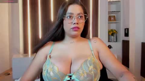 Snapshot of melisasotoo chatting on November 11, 8:42 pm Melissa Everyday From 1430 to 2130 Col Time online show from November 11, 8:42 pm