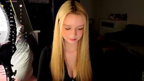 Mel or Lissa 3 Welcome here online show from July 18, 7:17 pm