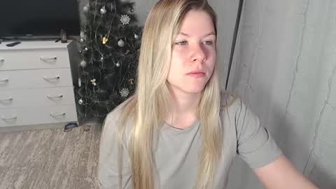 Snapshot of melissa__ray chatting on January 23, 2:23 am Melissa Ray online show from January 23, 2:23 am