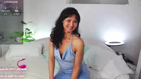 Hot Milf Melissa  ONLINE  Mon  Tue  Wed  Fr  Sun  - 9pm - 6amUTC3 online show from December 6, 4:06 pm