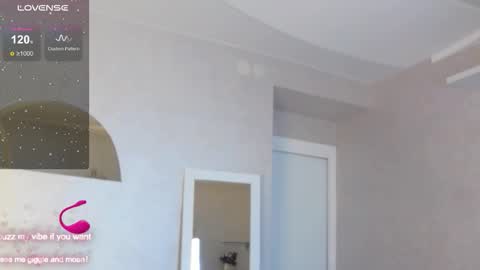 Snapshot of melissa_fane chatting on November 30, 3:27 pm Hot Milf Melissa ONLINE Mon Tue Wed Fr Sun - 9pm - 6amUTC3 online show from November 30, 3:27 pm